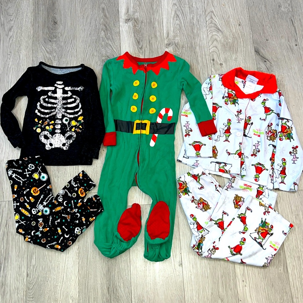 Lot of 3โ๏ธHoliday PJ Sets ๐๐Size 3T
